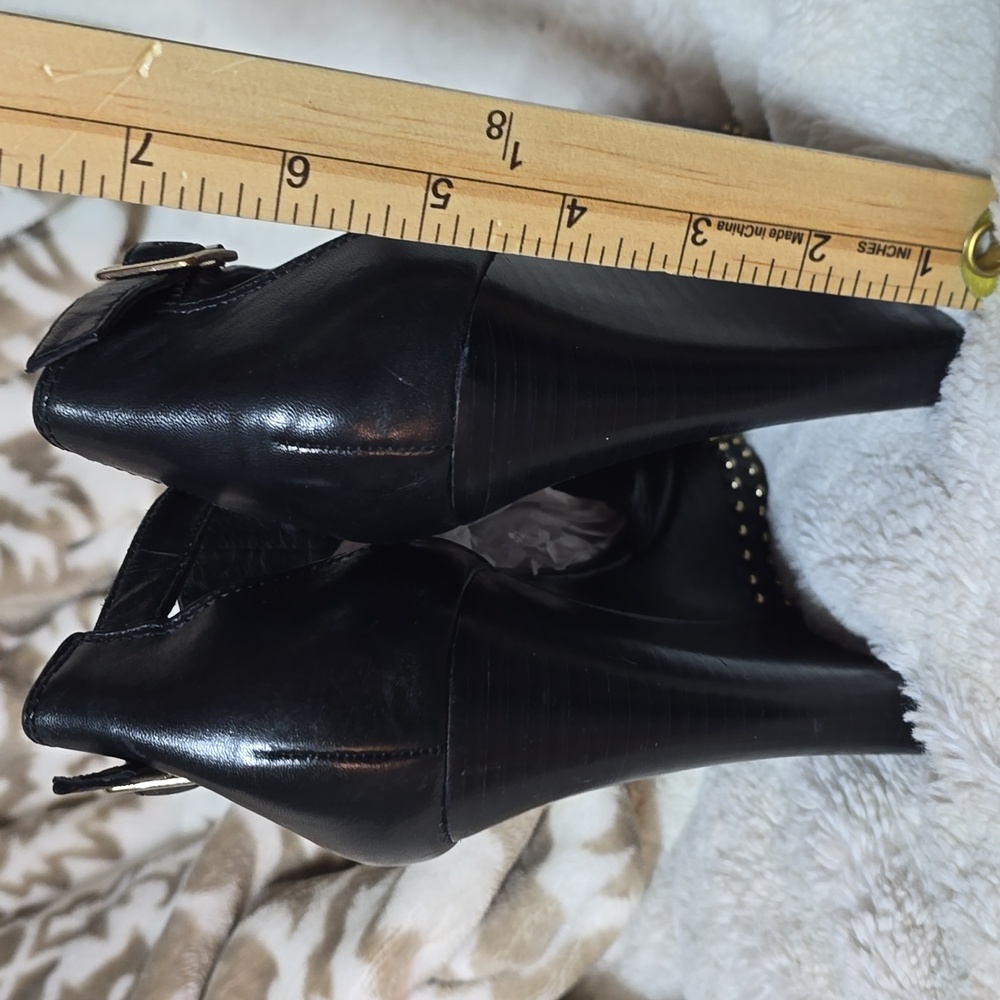 Vince Camuto Waylin3 Studded Platforms - Picture 5 of 11